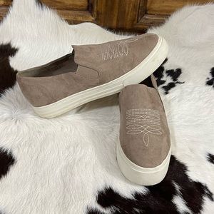 Ariat Unbridled Women’s 9